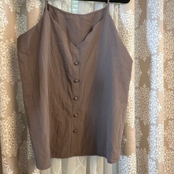 EUC Taupe Tank Top with Scalloped Front Detail - Size 2X - Picture 1 of 9